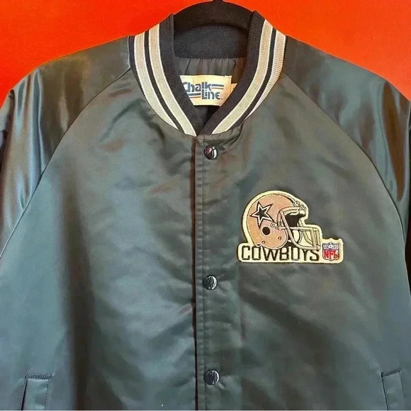 Vintage 90s Dallas Cowboys NFL Chalk Line Satin Bomber Jacker Size Small - Picture 2 of 10